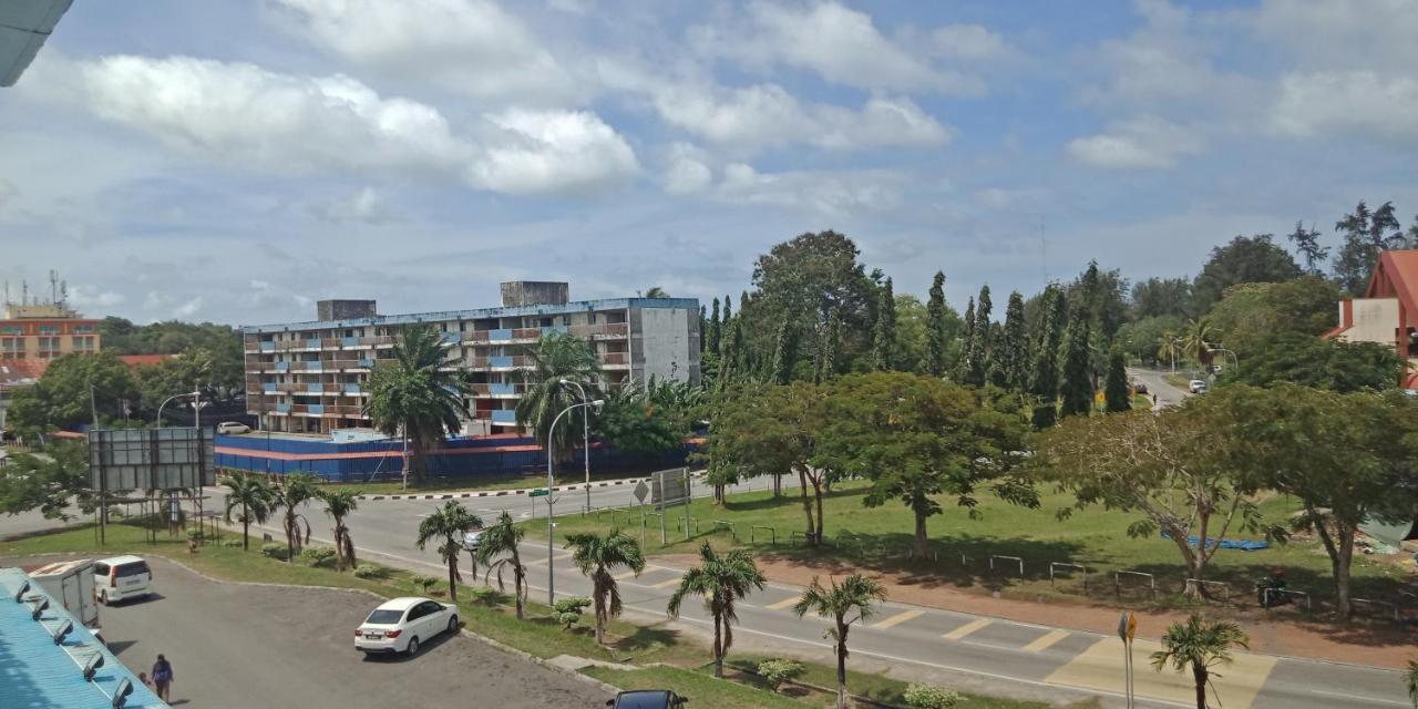 The Upper Deck Hotel Kudat Eksteriør bilde