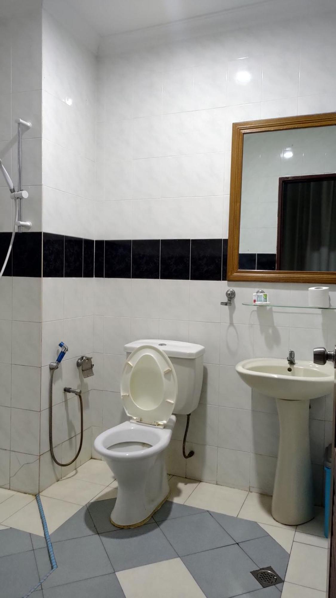 The Upper Deck Hotel Kudat Eksteriør bilde